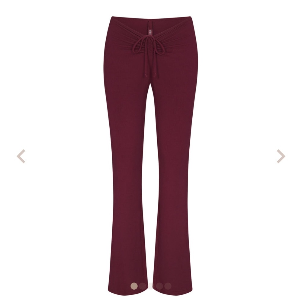 SKIMS SOFT LOUNGE
DRAWSTRING PANT